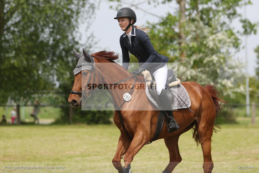 Reit- und Fahrverein e.V., Külsheim, 21.05.2023, sport, action, 03 Springprüfung Kl. A**, Pferdesport, Reitturnier Külsheim 2023 - Bild-ID: 2365919 Reit- und Fahrverein e.V., Külsheim, 21.05.2023, sport, action, 03 Springprüfung Kl. A**, Pferdesport, Reitturnier Külsheim 2023 - Bild-ID: 2365919