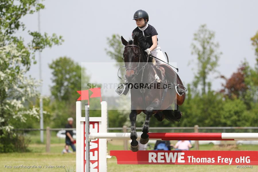 Reit- und Fahrverein e.V., Külsheim, 21.05.2023, sport, action, 03 Springprüfung Kl. A**, Pferdesport, Reitturnier Külsheim 2023 - Bild-ID: 2365942 Reit- und Fahrverein e.V., Külsheim, 21.05.2023, sport, action, 03 Springprüfung Kl. A**, Pferdesport, Reitturnier Külsheim 2023 - Bild-ID: 2365942