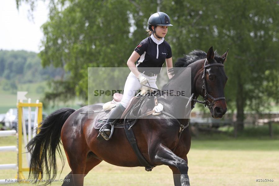 Reit- und Fahrverein e.V., Külsheim, 21.05.2023, sport, action, 03 Springprüfung Kl. A**, Pferdesport, Reitturnier Külsheim 2023 - Bild-ID: 2365946 Reit- und Fahrverein e.V., Külsheim, 21.05.2023, sport, action, 03 Springprüfung Kl. A**, Pferdesport, Reitturnier Külsheim 2023 - Bild-ID: 2365946