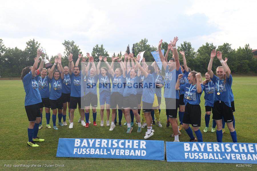 Pokal, Team, Sportpark Heuchelhof, Würzburg, 10.06.2023, sport, action, BFV, Fussball, Finale, BFV-Verbandspokal, FFC, FWK, FFC Wacker München, FC Würzburger Kickers - Bild-ID: 2367982