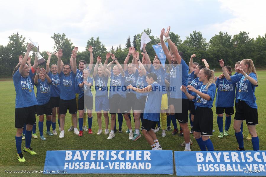 Pokal, Team, Sportpark Heuchelhof, Würzburg, 10.06.2023, sport, action, BFV, Fussball, Finale, BFV-Verbandspokal, FFC, FWK, FFC Wacker München, FC Würzburger Kickers - Bild-ID: 2367989