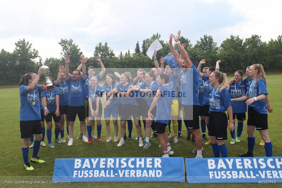 Pokal, Team, Sportpark Heuchelhof, Würzburg, 10.06.2023, sport, action, BFV, Fussball, Finale, BFV-Verbandspokal, FFC, FWK, FFC Wacker München, FC Würzburger Kickers - Bild-ID: 2367990