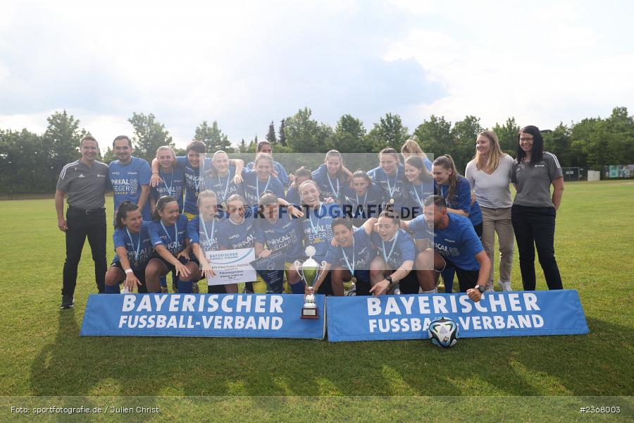 Pokal, Team, Sportpark Heuchelhof, Würzburg, 10.06.2023, sport, action, BFV, Fussball, Finale, BFV-Verbandspokal, FFC, FWK, FFC Wacker München, FC Würzburger Kickers - Bild-ID: 2368003