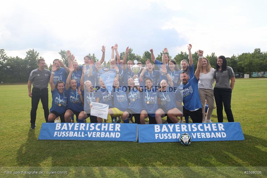 Pokal, Team, Sportpark Heuchelhof, Würzburg, 10.06.2023, sport, action, BFV, Fussball, Finale, BFV-Verbandspokal, FFC, FWK, FFC Wacker München, FC Würzburger Kickers - Bild-ID: 2368008
