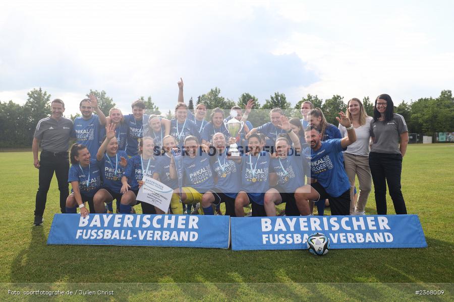 Pokal, Team, Sportpark Heuchelhof, Würzburg, 10.06.2023, sport, action, BFV, Fussball, Finale, BFV-Verbandspokal, FFC, FWK, FFC Wacker München, FC Würzburger Kickers - Bild-ID: 2368009
