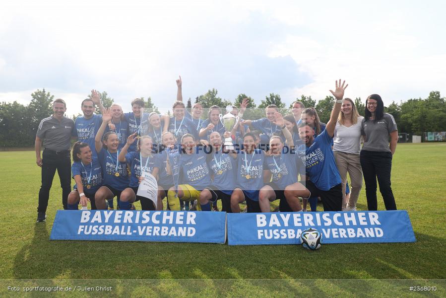 Pokal, Team, Sportpark Heuchelhof, Würzburg, 10.06.2023, sport, action, BFV, Fussball, Finale, BFV-Verbandspokal, FFC, FWK, FFC Wacker München, FC Würzburger Kickers - Bild-ID: 2368010