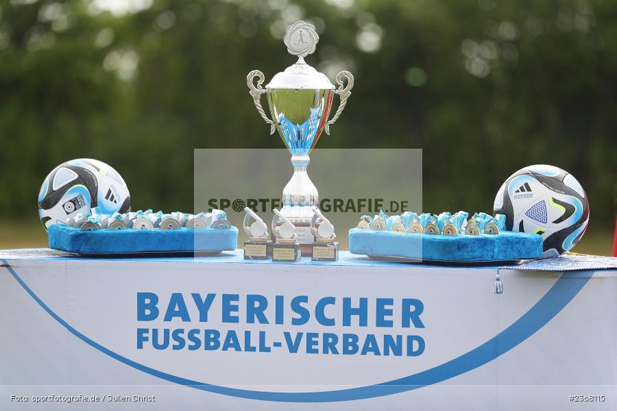 Symbolbild, Pokal, Sportpark Heuchelhof, Würzburg, 10.06.2023, sport, action, BFV, Fussball, Finale, BFV-Verbandspokal, FFC, FWK, FFC Wacker München, FC Würzburger Kickers - Bild-ID: 2368115 Symbolbild, Pokal, Sportpark Heuchelhof, Würzburg, 10.06.2023, sport, action, BFV, Fussball, Finale, BFV-Verbandspokal, FFC, FWK, FFC Wacker München, FC Würzburger Kickers - Bild-ID: 2368115