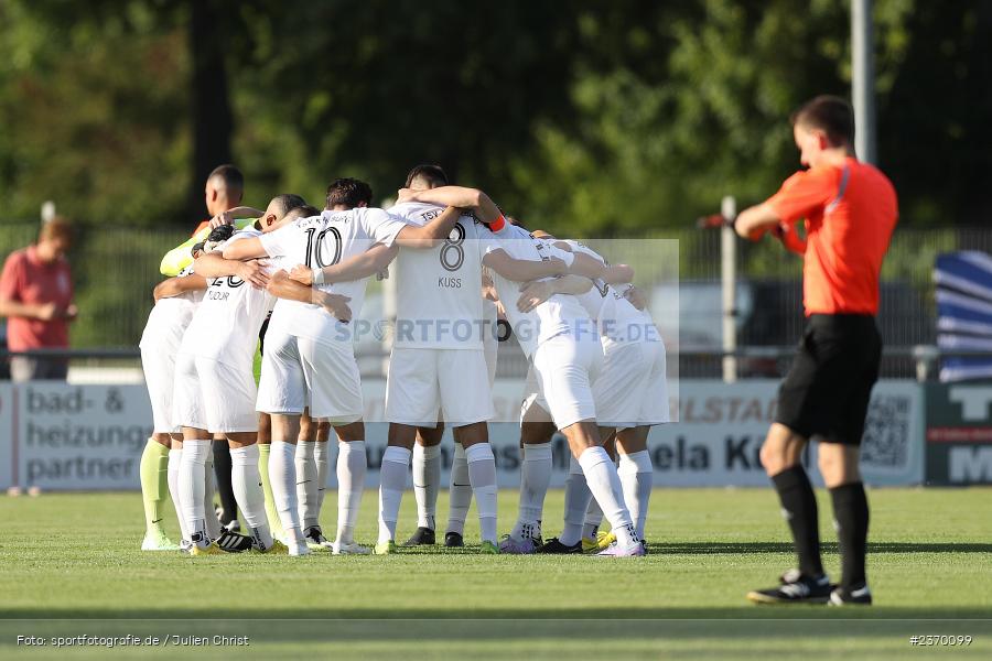 Mannschaftskreis, Sportgelände, Karlburg, 14.07.2023, sport, action, BFV, Fussball, 3. Runde, Toto-Pokal, Bayernliga Nord, Landesliga Nord, WFV, TSV, Würzburger FV 04, TSV Karlburg - Bild-ID: 2370099