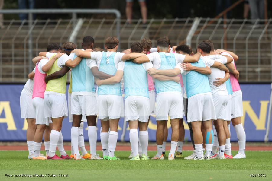 Mannschaftskreis, Sachs-Stadion, Schweinfurt, 22.07.2023, sport, action, BFV, Fussball, Saison 2023/2024, Regionalliga Bayern, SVA, FCS, SV Viktoria Aschaffenburg, 1. FC Schweinfurt 1905 - Bild-ID: 2370576 Mannschaftskreis, Sachs-Stadion, Schweinfurt, 22.07.2023, sport, action, BFV, Fussball, Saison 2023/2024, Regionalliga Bayern, SVA, FCS, SV Viktoria Aschaffenburg, 1. FC Schweinfurt 1905 - Bild-ID: 2370576