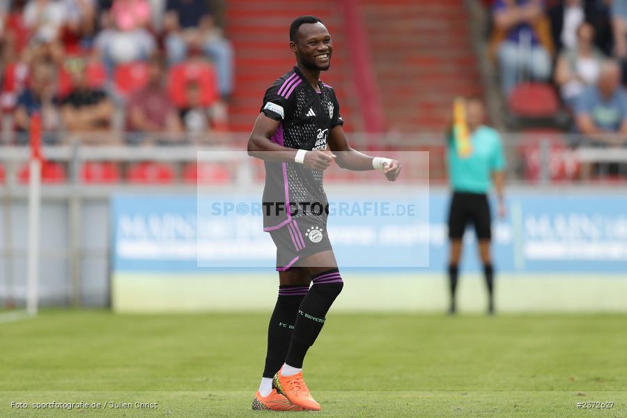 Desire Segbe Azankpo, AKON Arena, Würzburg, 06.08.2023, sport, action, BFV, Fussball, Saison 2023/2024, 3. Spieltag, Regionalliga Bayern, FCB, FWK, FC Bayern München II, FC Würzburger Kickers - Bild-ID: 2372627 Desire Segbe Azankpo, AKON Arena, Würzburg, 06.08.2023, sport, action, BFV, Fussball, Saison 2023/2024, 3. Spieltag, Regionalliga Bayern, FCB, FWK, FC Bayern München II, FC Würzburger Kickers - Bild-ID: 2372627