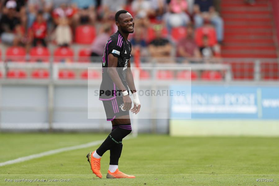 Desire Segbe Azankpo, AKON Arena, Würzburg, 06.08.2023, sport, action, BFV, Fussball, Saison 2023/2024, 3. Spieltag, Regionalliga Bayern, FCB, FWK, FC Bayern München II, FC Würzburger Kickers - Bild-ID: 2372628