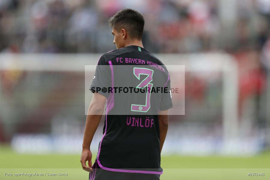 Matteo Perez Vinlöf, AKON Arena, Würzburg, 06.08.2023, sport, action, BFV, Fussball, Saison 2023/2024, 3. Spieltag, Regionalliga Bayern, FCB, FWK, FC Bayern München II, FC Würzburger Kickers - Bild-ID: 2372643