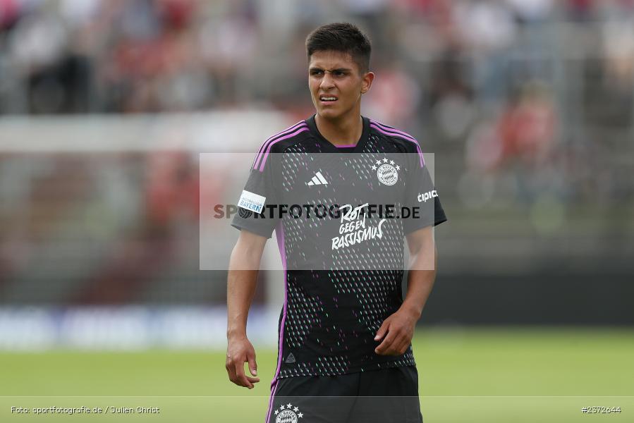 Matteo Perez Vinlöf, AKON Arena, Würzburg, 06.08.2023, sport, action, BFV, Fussball, Saison 2023/2024, 3. Spieltag, Regionalliga Bayern, FCB, FWK, FC Bayern München II, FC Würzburger Kickers - Bild-ID: 2372644