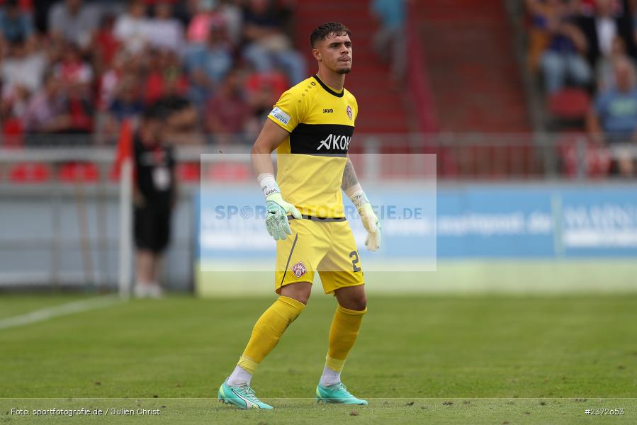 Vincent Friedsam, AKON Arena, Würzburg, 06.08.2023, sport, action, BFV, Fussball, Saison 2023/2024, 3. Spieltag, Regionalliga Bayern, FCB, FWK, FC Bayern München II, FC Würzburger Kickers - Bild-ID: 2372653