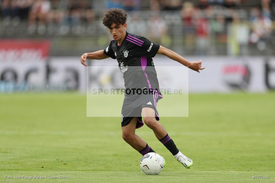 Younes Aitamer, AKON Arena, Würzburg, 06.08.2023, sport, action, BFV, Fussball, Saison 2023/2024, 3. Spieltag, Regionalliga Bayern, FCB, FWK, FC Bayern München II, FC Würzburger Kickers - Bild-ID: 2372662