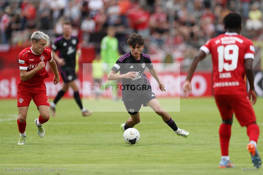 Younes Aitamer, AKON Arena, Würzburg, 06.08.2023, sport, action, BFV, Fussball, Saison 2023/2024, 3. Spieltag, Regionalliga Bayern, FCB, FWK, FC Bayern München II, FC Würzburger Kickers - Bild-ID: 2372700