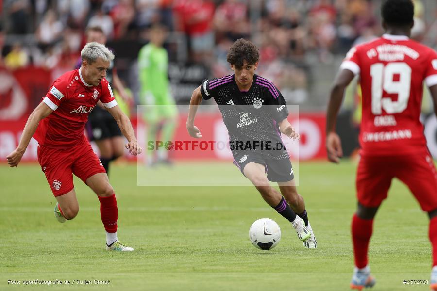 Younes Aitamer, AKON Arena, Würzburg, 06.08.2023, sport, action, BFV, Fussball, Saison 2023/2024, 3. Spieltag, Regionalliga Bayern, FCB, FWK, FC Bayern München II, FC Würzburger Kickers - Bild-ID: 2372701