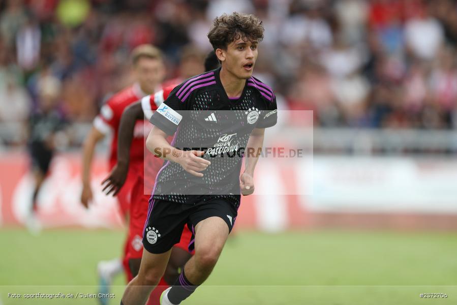 Younes Aitamer, AKON Arena, Würzburg, 06.08.2023, sport, action, BFV, Fussball, Saison 2023/2024, 3. Spieltag, Regionalliga Bayern, FCB, FWK, FC Bayern München II, FC Würzburger Kickers - Bild-ID: 2372706