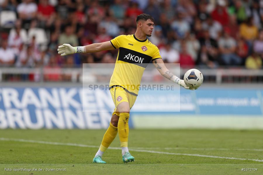 Vincent Friedsam, AKON Arena, Würzburg, 06.08.2023, sport, action, BFV, Fussball, Saison 2023/2024, 3. Spieltag, Regionalliga Bayern, FCB, FWK, FC Bayern München II, FC Würzburger Kickers - Bild-ID: 2372709
