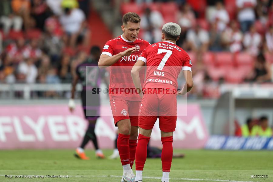 Marius Wegmann, AKON Arena, Würzburg, 06.08.2023, sport, action, BFV, Fussball, Saison 2023/2024, 3. Spieltag, Regionalliga Bayern, FCB, FWK, FC Bayern München II, FC Würzburger Kickers - Bild-ID: 2372733