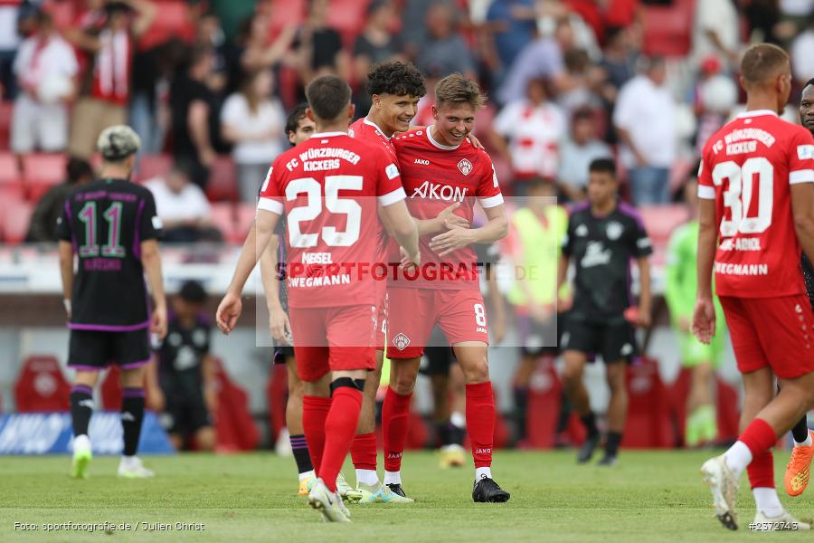 Marcel Fischer, AKON Arena, Würzburg, 06.08.2023, sport, action, BFV, Fussball, Saison 2023/2024, 3. Spieltag, Regionalliga Bayern, FCB, FWK, FC Bayern München II, FC Würzburger Kickers - Bild-ID: 2372743