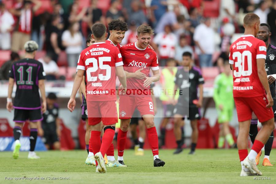 Marcel Fischer, AKON Arena, Würzburg, 06.08.2023, sport, action, BFV, Fussball, Saison 2023/2024, 3. Spieltag, Regionalliga Bayern, FCB, FWK, FC Bayern München II, FC Würzburger Kickers - Bild-ID: 2372744