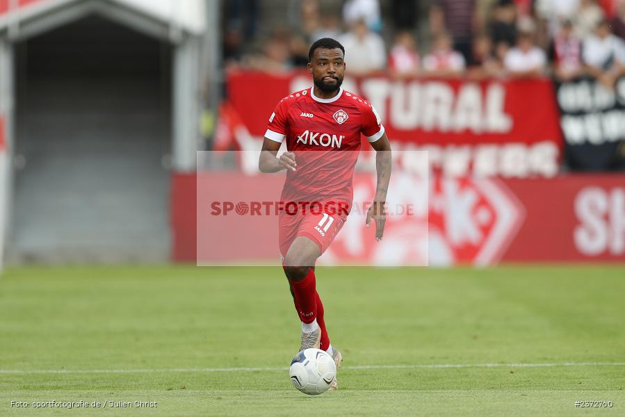 Fabrice Montcheu, AKON Arena, Würzburg, 06.08.2023, sport, action, BFV, Fussball, Saison 2023/2024, 3. Spieltag, Regionalliga Bayern, FCB, FWK, FC Bayern München II, FC Würzburger Kickers - Bild-ID: 2372760