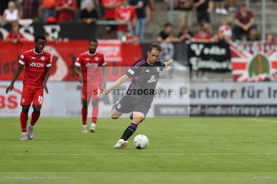 Lovro Zvonarek, AKON Arena, Würzburg, 06.08.2023, sport, action, BFV, Fussball, Saison 2023/2024, 3. Spieltag, Regionalliga Bayern, FCB, FWK, FC Bayern München II, FC Würzburger Kickers - Bild-ID: 2372808