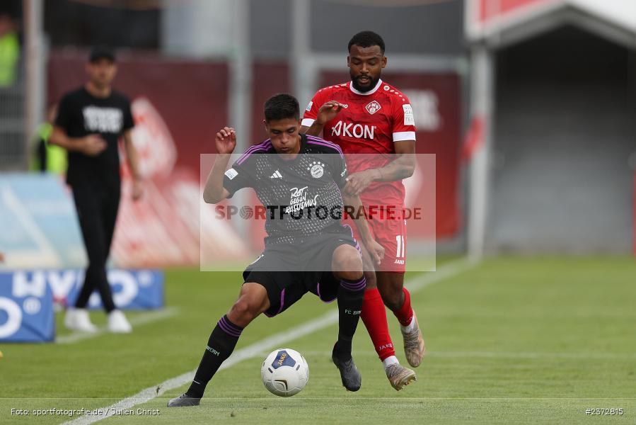 Fabrice Montcheu, AKON Arena, Würzburg, 06.08.2023, sport, action, BFV, Fussball, Saison 2023/2024, 3. Spieltag, Regionalliga Bayern, FCB, FWK, FC Bayern München II, FC Würzburger Kickers - Bild-ID: 2372815