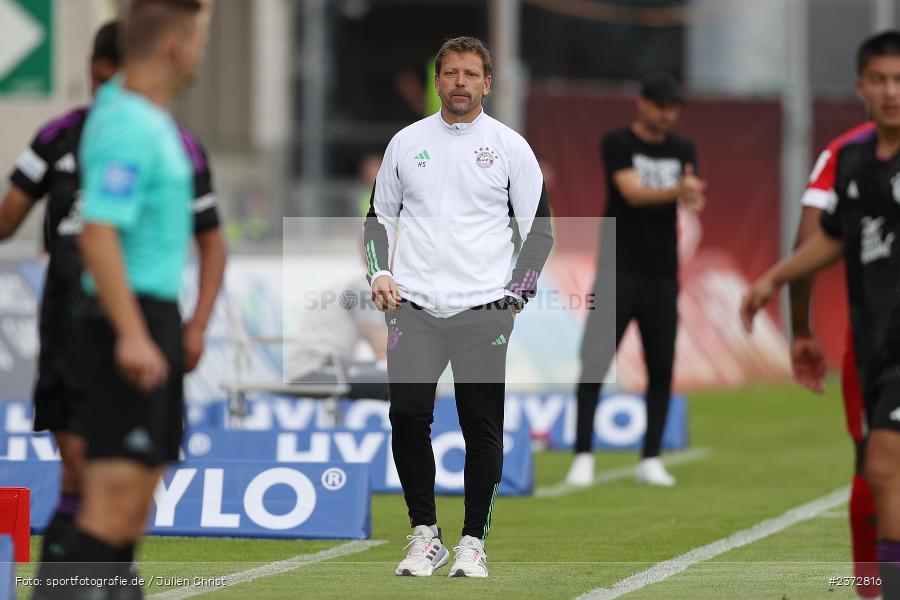 Holger Seitz, AKON Arena, Würzburg, 06.08.2023, sport, action, BFV, Fussball, Saison 2023/2024, 3. Spieltag, Regionalliga Bayern, FCB, FWK, FC Bayern München II, FC Würzburger Kickers - Bild-ID: 2372816