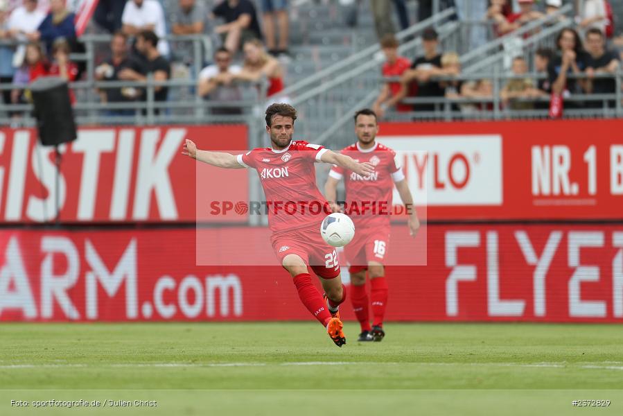 Daniel Hägele, AKON Arena, Würzburg, 06.08.2023, sport, action, BFV, Fussball, Saison 2023/2024, 3. Spieltag, Regionalliga Bayern, FCB, FWK, FC Bayern München II, FC Würzburger Kickers - Bild-ID: 2372829