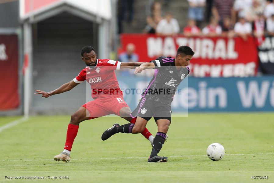 Matteo Perez Vinlöf, AKON Arena, Würzburg, 06.08.2023, sport, action, BFV, Fussball, Saison 2023/2024, 3. Spieltag, Regionalliga Bayern, FCB, FWK, FC Bayern München II, FC Würzburger Kickers - Bild-ID: 2372838