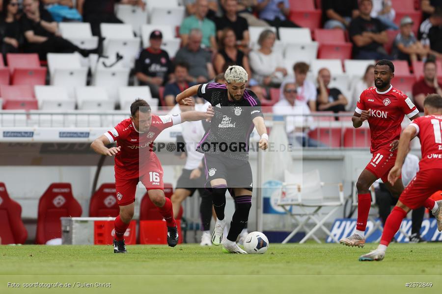 Peter Kurzweg, AKON Arena, Würzburg, 06.08.2023, sport, action, BFV, Fussball, Saison 2023/2024, 3. Spieltag, Regionalliga Bayern, FCB, FWK, FC Bayern München II, FC Würzburger Kickers - Bild-ID: 2372849