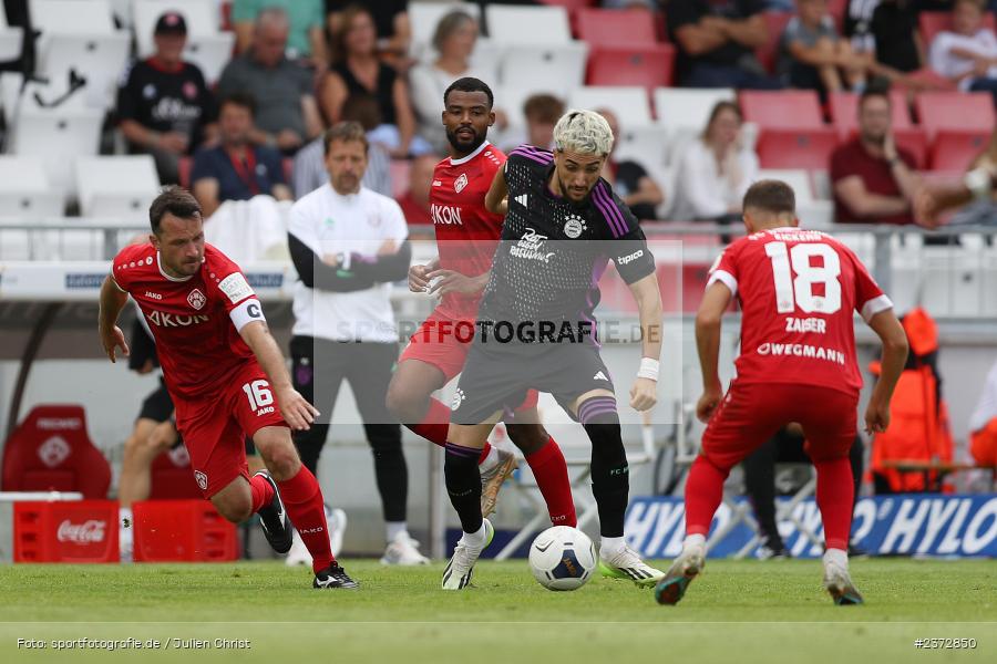 Peter Kurzweg, AKON Arena, Würzburg, 06.08.2023, sport, action, BFV, Fussball, Saison 2023/2024, 3. Spieltag, Regionalliga Bayern, FCB, FWK, FC Bayern München II, FC Würzburger Kickers - Bild-ID: 2372850