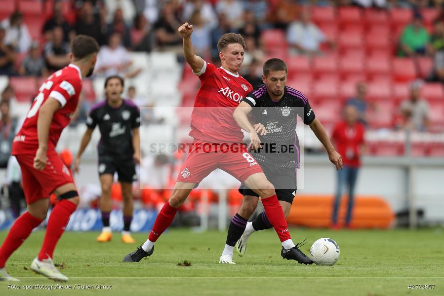 Fabian Wessig, AKON Arena, Würzburg, 06.08.2023, sport, action, BFV, Fussball, Saison 2023/2024, 3. Spieltag, Regionalliga Bayern, FCB, FWK, FC Bayern München II, FC Würzburger Kickers - Bild-ID: 2372857