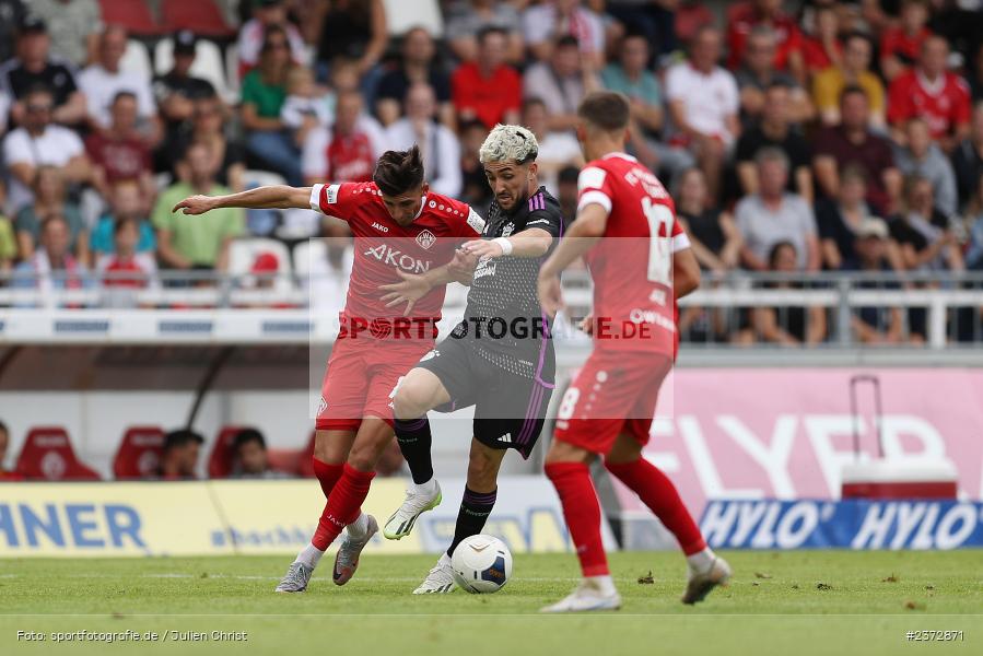 Dion Berisha, AKON Arena, Würzburg, 06.08.2023, sport, action, BFV, Fussball, Saison 2023/2024, 3. Spieltag, Regionalliga Bayern, FCB, FWK, FC Bayern München II, FC Würzburger Kickers - Bild-ID: 2372871
