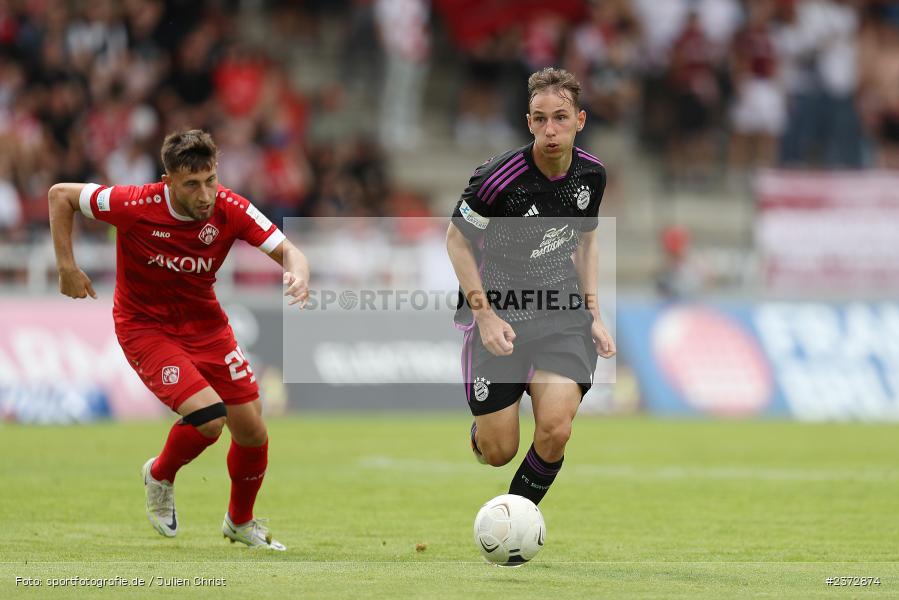 Lovro Zvonarek, AKON Arena, Würzburg, 06.08.2023, sport, action, BFV, Fussball, Saison 2023/2024, 3. Spieltag, Regionalliga Bayern, FCB, FWK, FC Bayern München II, FC Würzburger Kickers - Bild-ID: 2372874
