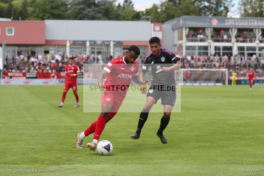 Fabrice Montcheu, AKON Arena, Würzburg, 06.08.2023, sport, action, BFV, Fussball, Saison 2023/2024, 3. Spieltag, Regionalliga Bayern, FCB, FWK, FC Bayern München II, FC Würzburger Kickers - Bild-ID: 2372929