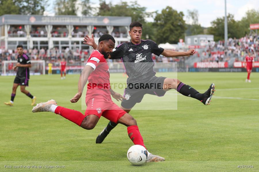 Fabrice Montcheu, AKON Arena, Würzburg, 06.08.2023, sport, action, BFV, Fussball, Saison 2023/2024, 3. Spieltag, Regionalliga Bayern, FCB, FWK, FC Bayern München II, FC Würzburger Kickers - Bild-ID: 2372934