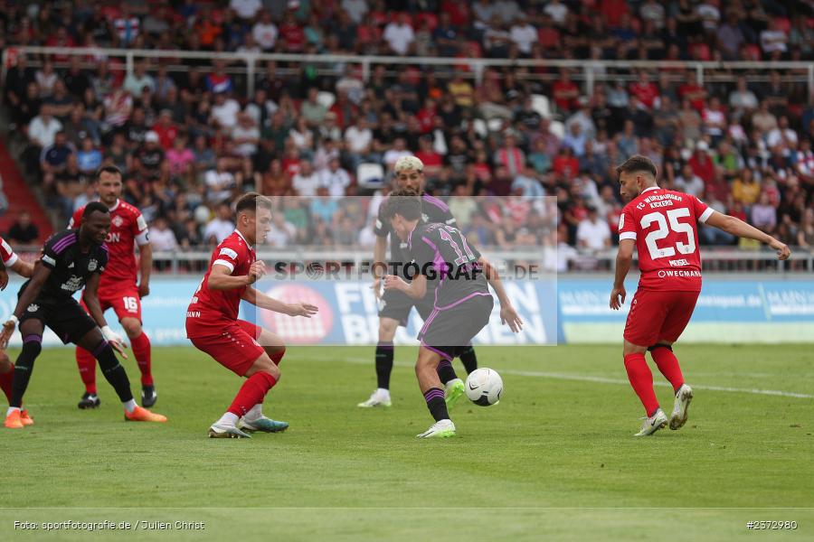 Younes Aitamer, AKON Arena, Würzburg, 06.08.2023, sport, action, BFV, Fussball, Saison 2023/2024, 3. Spieltag, Regionalliga Bayern, FCB, FWK, FC Bayern München II, FC Würzburger Kickers - Bild-ID: 2372980