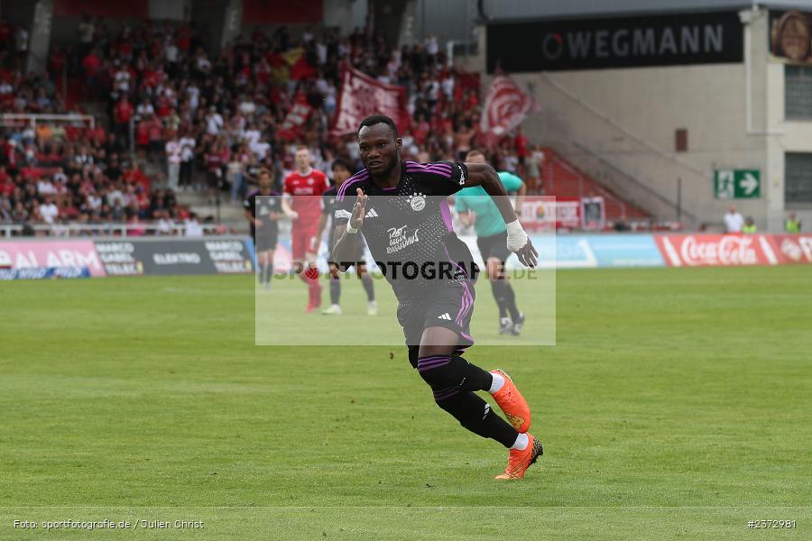 Desire Segbe Azankpo, AKON Arena, Würzburg, 06.08.2023, sport, action, BFV, Fussball, Saison 2023/2024, 3. Spieltag, Regionalliga Bayern, FCB, FWK, FC Bayern München II, FC Würzburger Kickers - Bild-ID: 2372981