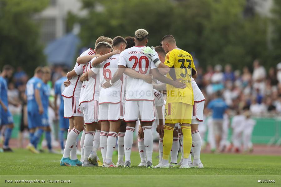 Mannschaftskreis, Vöhlinstadion, Illertissen, 13.08.2023, sport, action, DFB, Fussball, Saison 2023/2024, 1. Runde, DFB Pokal, F95, FVI, Fortuna Düsseldorf, FV Illertissen - Bild-ID: 2373665 Mannschaftskreis, Vöhlinstadion, Illertissen, 13.08.2023, sport, action, DFB, Fussball, Saison 2023/2024, 1. Runde, DFB Pokal, F95, FVI, Fortuna Düsseldorf, FV Illertissen - Bild-ID: 2373665