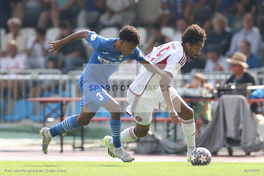 Emmanuel Iyoha, Vöhlinstadion, Illertissen, 13.08.2023, sport, action, DFB, Fussball, Saison 2023/2024, 1. Runde, DFB Pokal, F95, FVI, Fortuna Düsseldorf, FV Illertissen - Bild-ID: 2373917