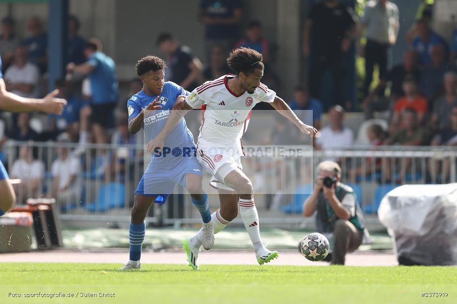 Emmanuel Iyoha, Vöhlinstadion, Illertissen, 13.08.2023, sport, action, DFB, Fussball, Saison 2023/2024, 1. Runde, DFB Pokal, F95, FVI, Fortuna Düsseldorf, FV Illertissen - Bild-ID: 2373919