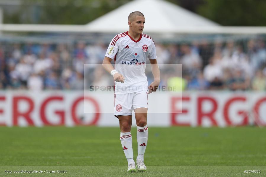 Christos Tzolis, Vöhlinstadion, Illertissen, 13.08.2023, sport, action, DFB, Fussball, Saison 2023/2024, 1. Runde, DFB Pokal, F95, FVI, Fortuna Düsseldorf, FV Illertissen - Bild-ID: 2374003
