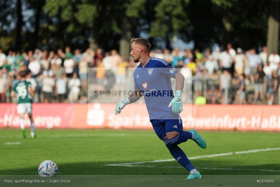 Lukas Wenzel, Sachs-Stadion, Schweinfurt, 15.08.2023, sport, action, BFV, Fussball, Saison 2023/2024, 2. Runde, Toto-Pokal, TSV, FCS, TSV Aubstadt, 1. FC Schweinfurt 05 - Bild-ID: 2374096