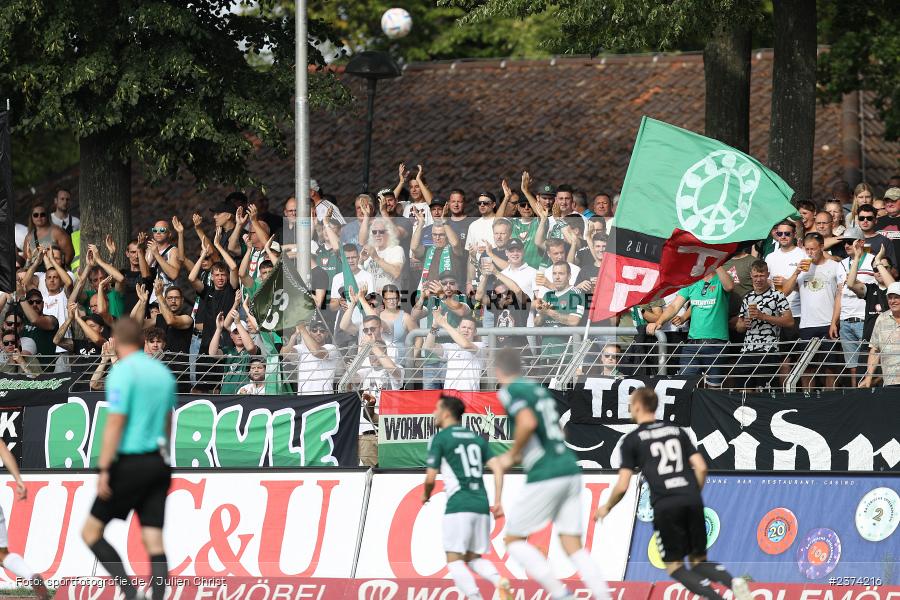 Sachs-Stadion, Schweinfurt, 15.08.2023, sport, action, BFV, Fussball, Saison 2023/2024, 2. Runde, Toto-Pokal, TSV, FCS, TSV Aubstadt, 1. FC Schweinfurt 05 - Bild-ID: 2374216