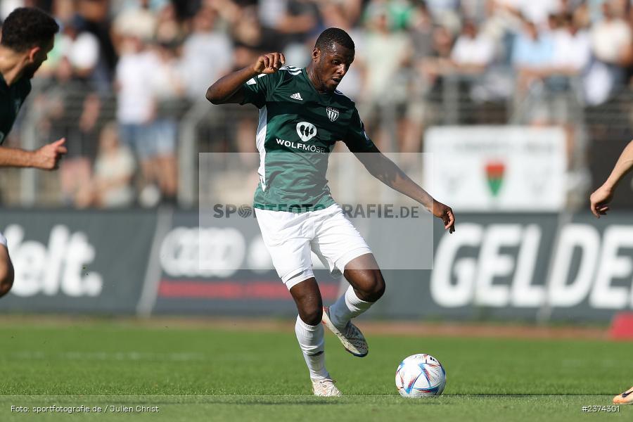 Boris Nana Tonzi, Sachs-Stadion, Schweinfurt, 15.08.2023, sport, action, BFV, Fussball, Saison 2023/2024, 2. Runde, Toto-Pokal, TSV, FCS, TSV Aubstadt, 1. FC Schweinfurt 05 - Bild-ID: 2374301