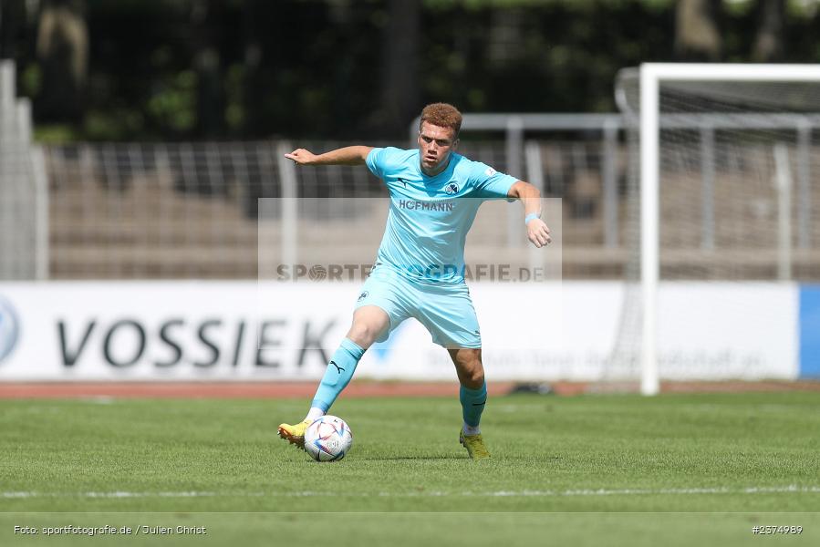 Oliver Fobassam Nawe, sport, action, Willy-Sachs-Stadion, SpVgg Greuther Fürth II, Schweinfurt, Saison 2023/2024, SGF, Regionalliga Bayern, Fussball, FCS, BFV, 5. Spieltag, 19.08.2023, 1. FC Schweinfurt 1905 - Bild-ID: 2374989