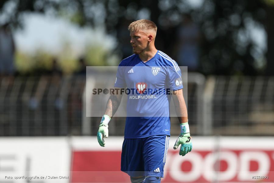 Lukas Wenzel, sport, action, Willy-Sachs-Stadion, SpVgg Greuther Fürth II, Schweinfurt, Saison 2023/2024, SGF, Regionalliga Bayern, Fussball, FCS, BFV, 5. Spieltag, 19.08.2023, 1. FC Schweinfurt 1905 - Bild-ID: 2374992